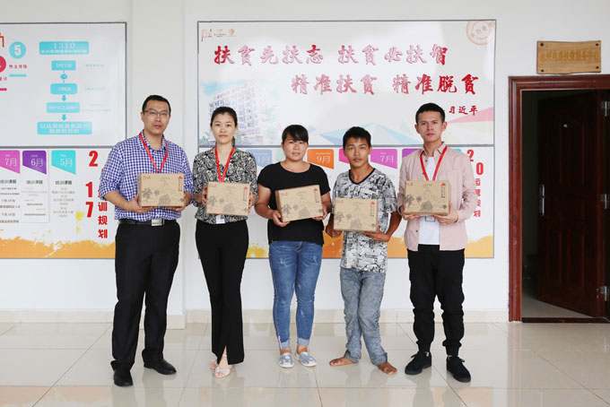 1665382422351556.jpg 1510729209512041487.jpg